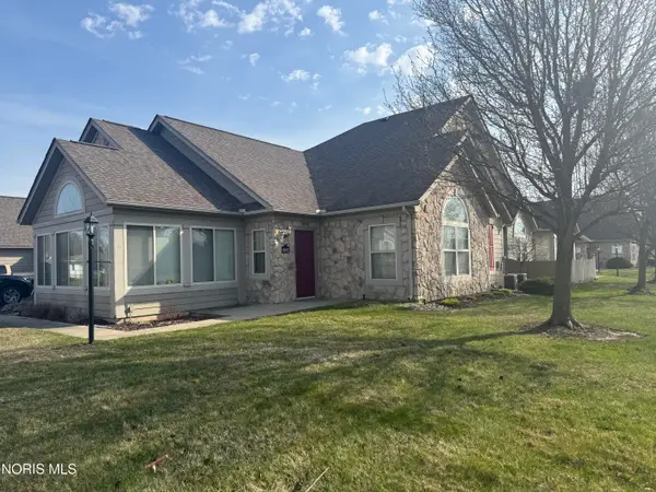 9882 Connor Lake Circle, Perrysburg, OH 43551