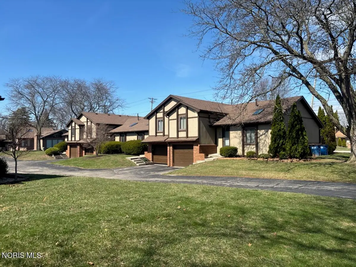 5913 - 5919  Staghorn Drive, Toledo, OH 43614 - #1