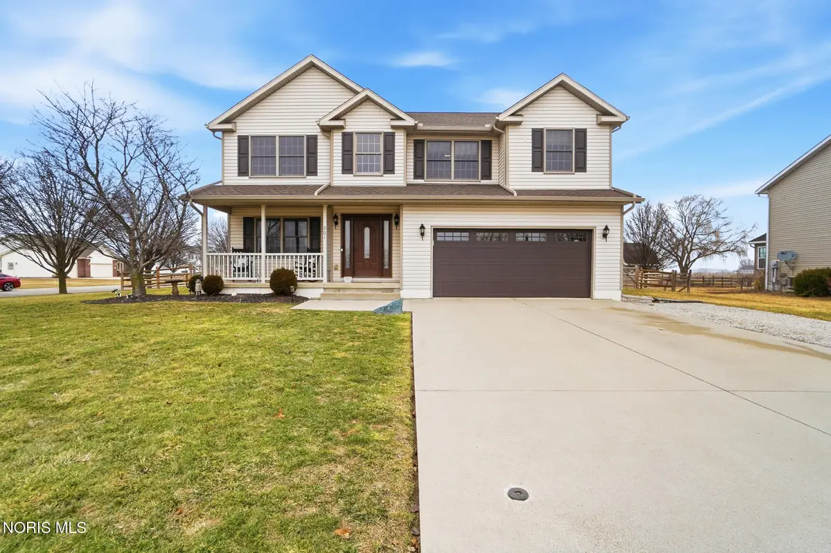 201 E Greenwood Drive, Haskins, OH 43525 - #1