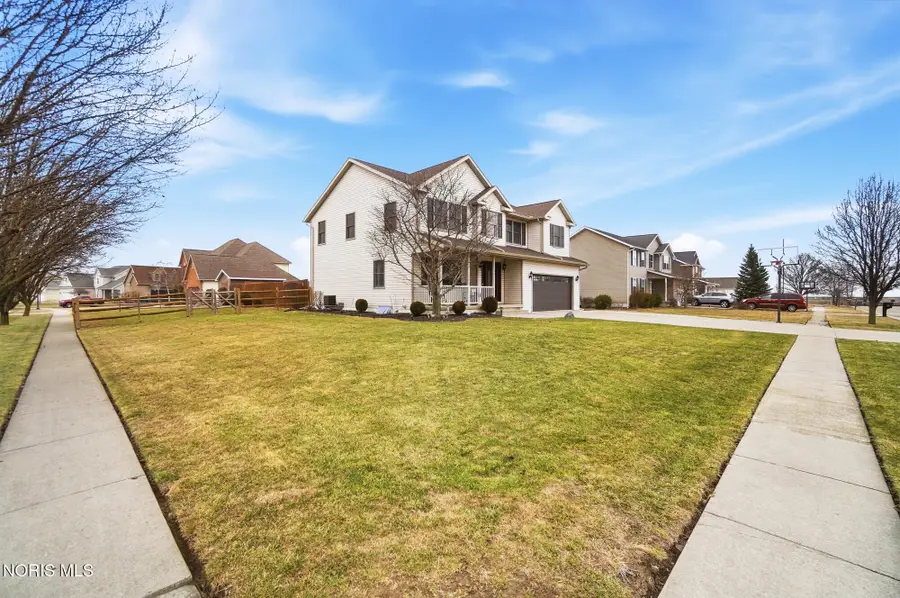 201 E Greenwood Drive, Haskins, OH 43525 - #3