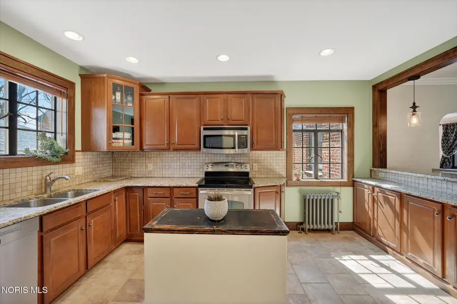 2947 Darlington Road, Toledo, OH 43606 - #3