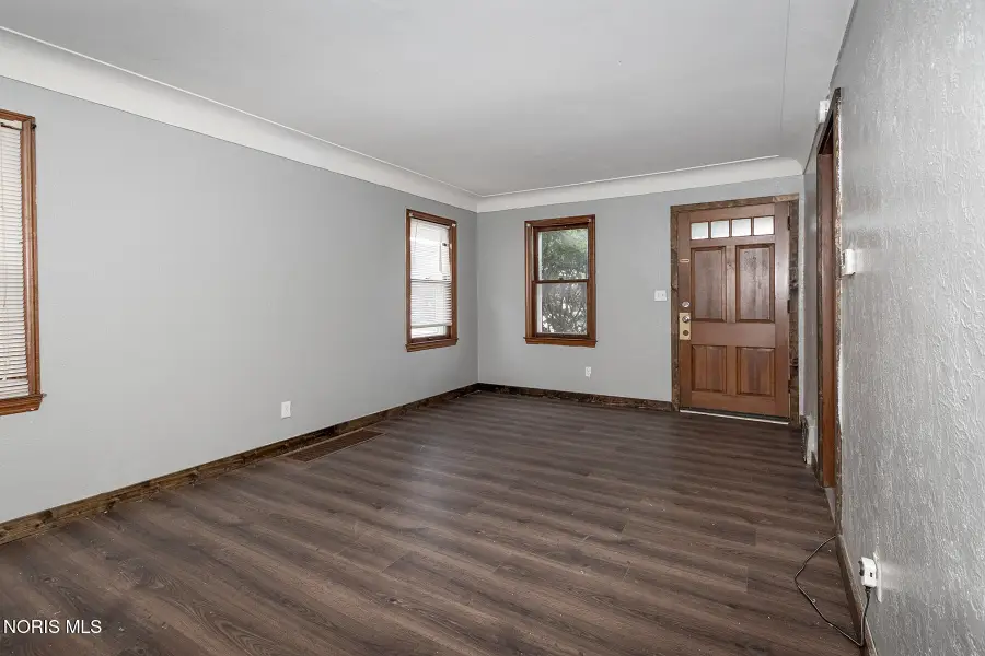 2537 W Sylvania Avenue, Toledo, OH 43613 - #3