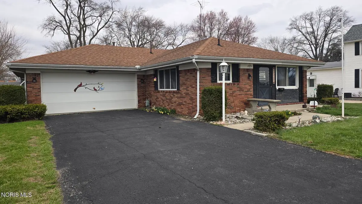 832 W Riverview Avenue, Napoleon, OH 43545 - #1