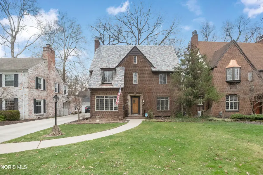 2542 Meadowwood Drive, Toledo, OH 43606 - #2