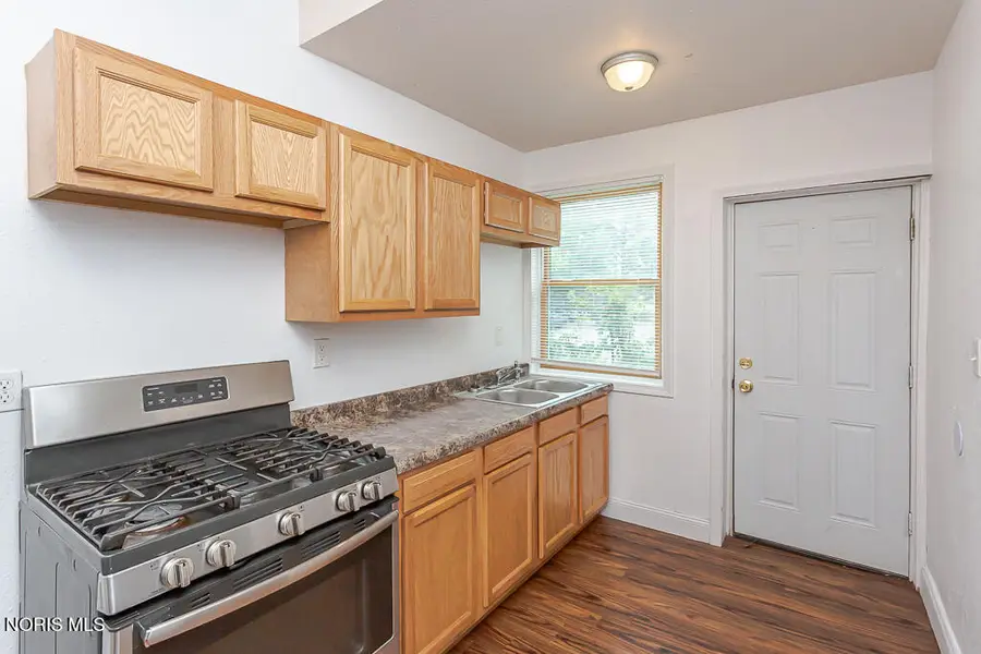 511 W Delaware Avenue, Toledo, OH 43610 - #3