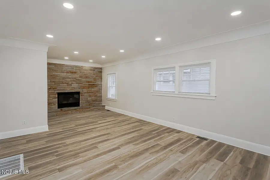 4124 Walker Avenue, Toledo, OH 43612 - #2