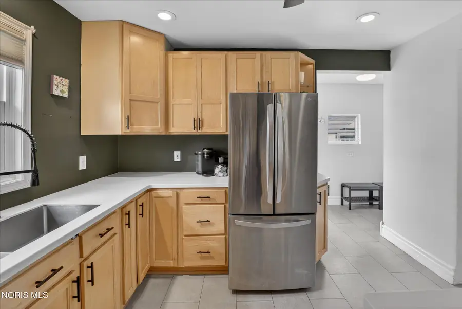 1407 Kenyon Drive, Toledo, OH 43614 - #3