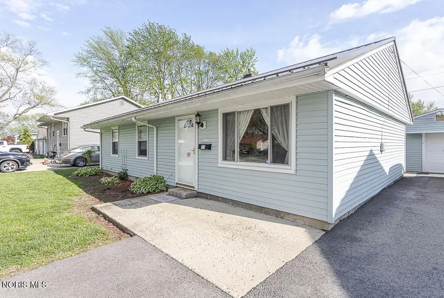 923 Harmon Street, Findlay, OH 45840 - #3
