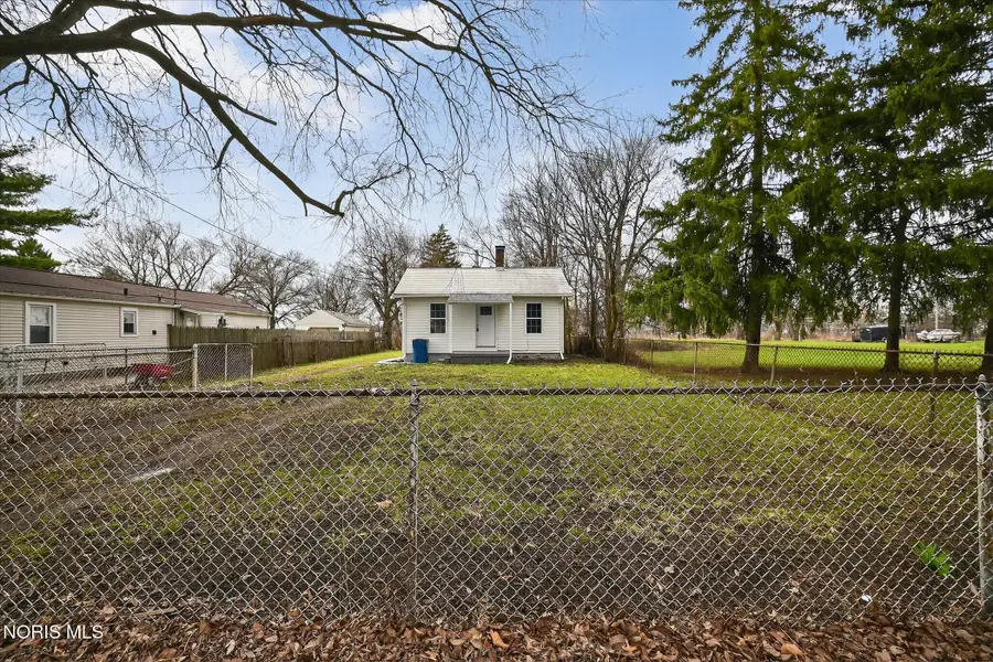 1060 Patchen Road, Oregon, OH 43616 - #2