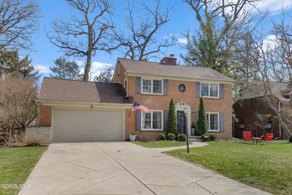 3002 Pembroke Road, Ottawa Hills, OH 43606