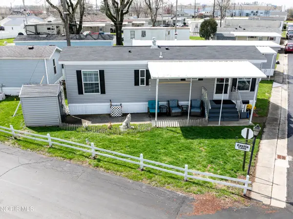 1451 Oak Harbor Road #32a, Fremont, OH 43420