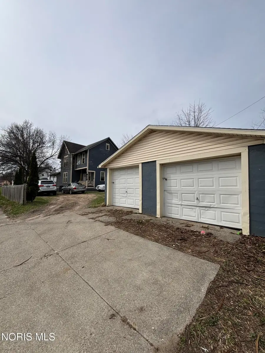 906 Oakwood Avenue, Toledo, OH 43607 - #3