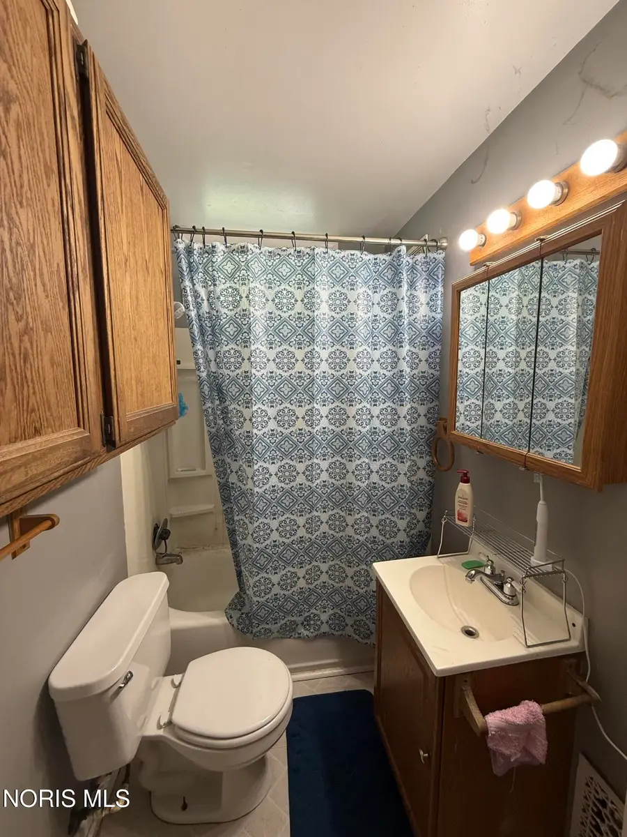 561 Yondota Street, Toledo, OH 43605 - #3