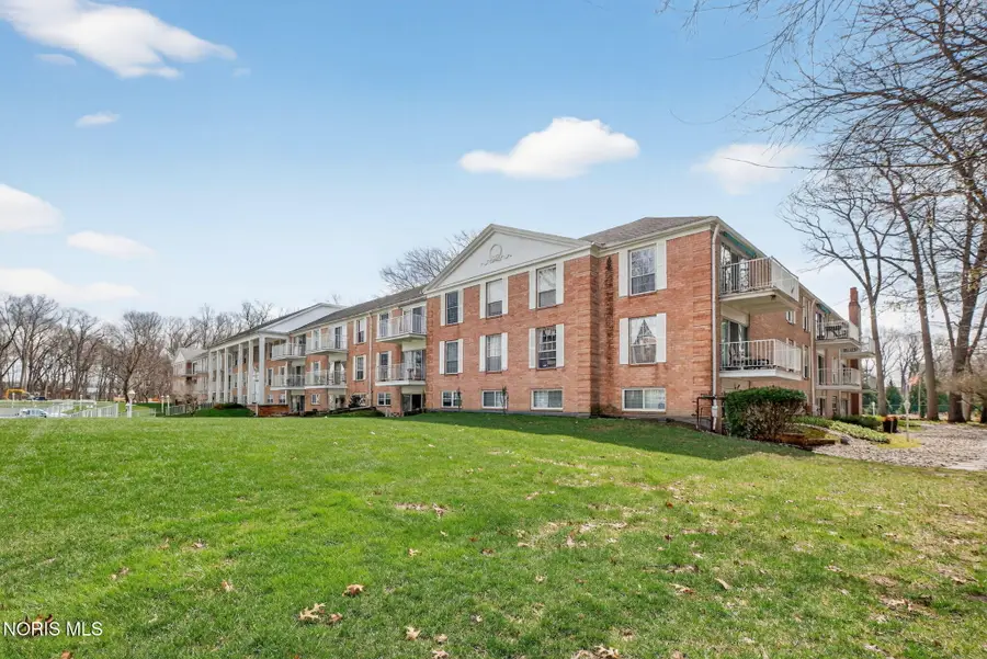 5679 Monroe St #1118, Sylvania, OH 43560 - #2