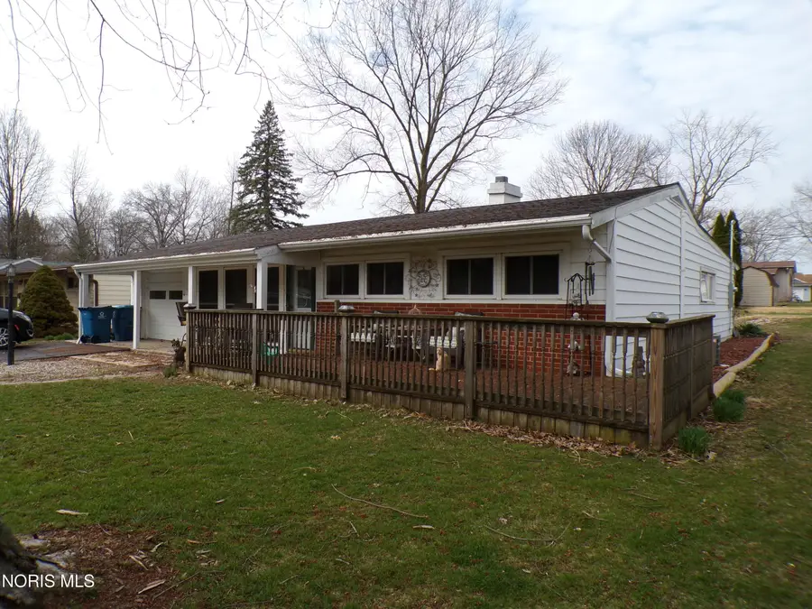 320 Newdale Drive, Bryan, OH 43506 - #2