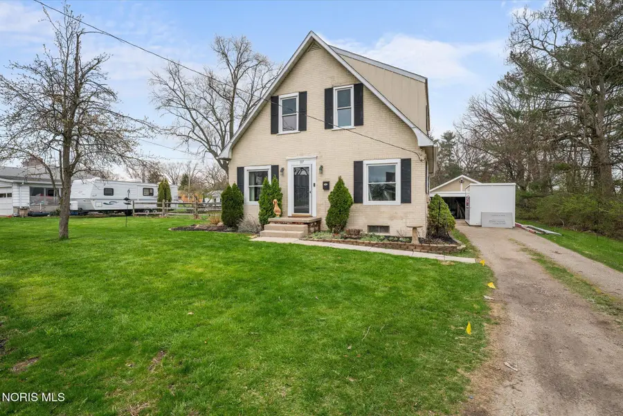 117 Central Avenue, Rossford, OH 43460 - #3