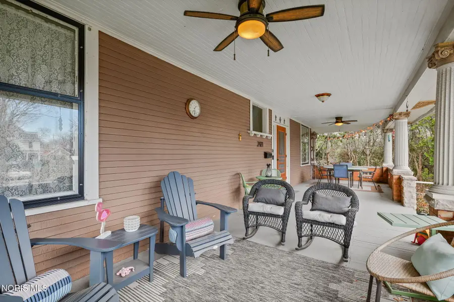 2921 Collingwood Boulevard, Toledo, OH 43610 - #2