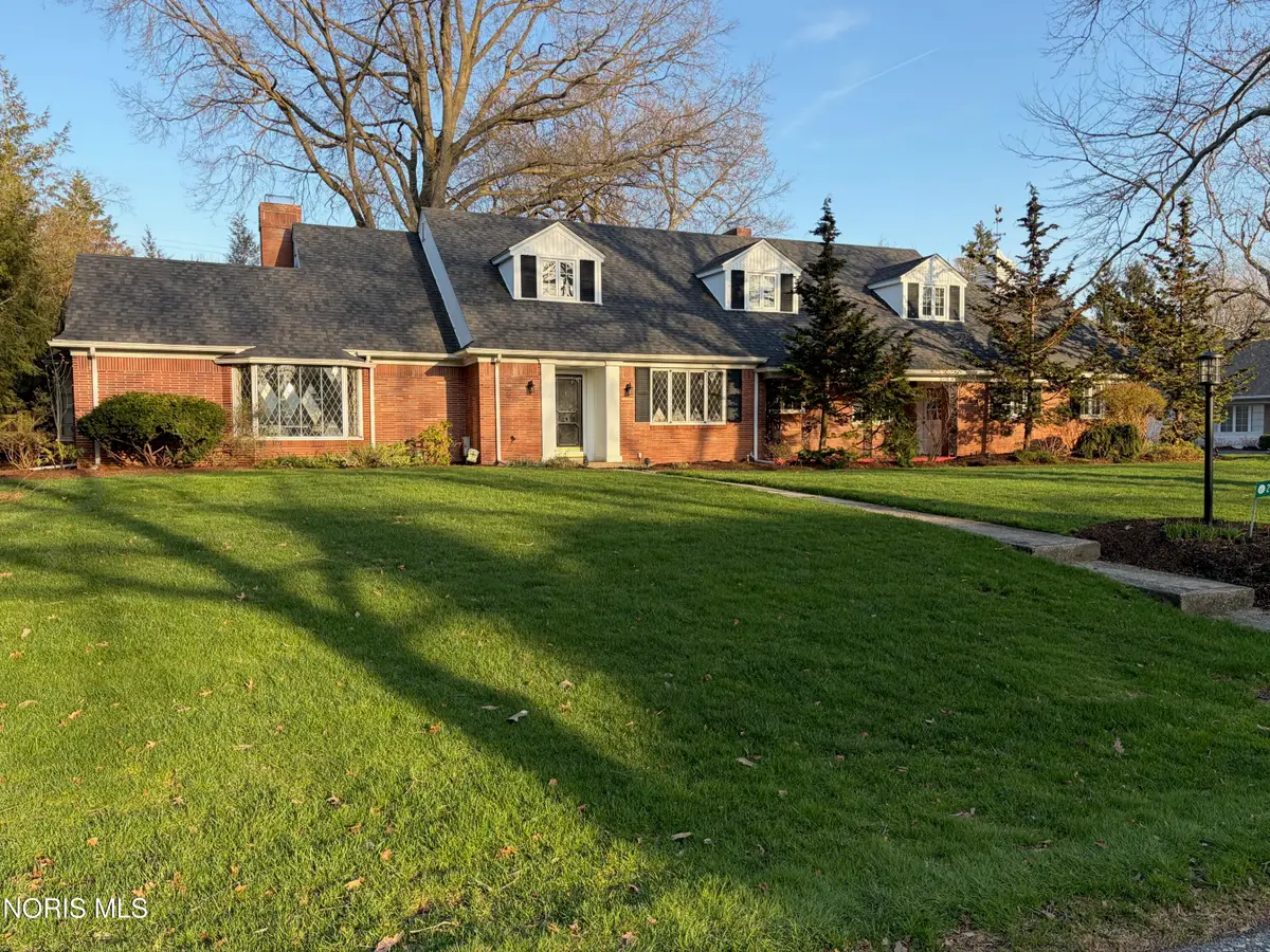 2630 Edgehill Road, Ottawa Hills, OH 43615 - #1