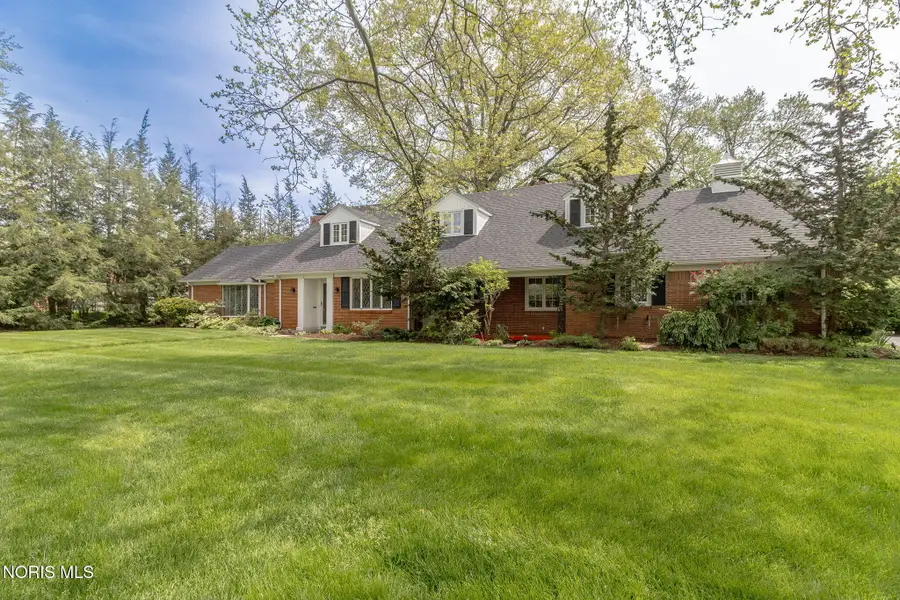 2630 Edgehill Road, Ottawa Hills, OH 43615 - #2