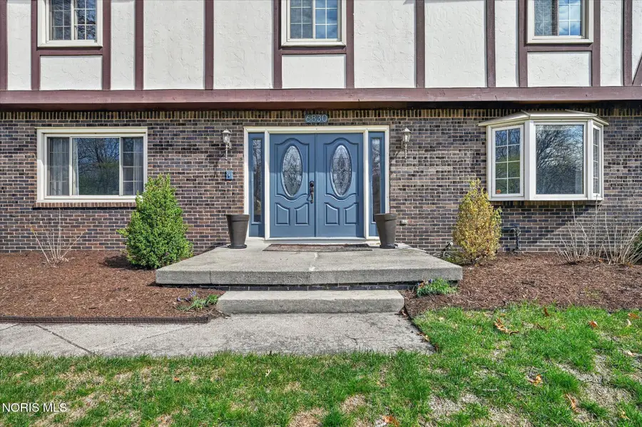 6830 Regents Park Boulevard, Toledo, OH 43617 - #2