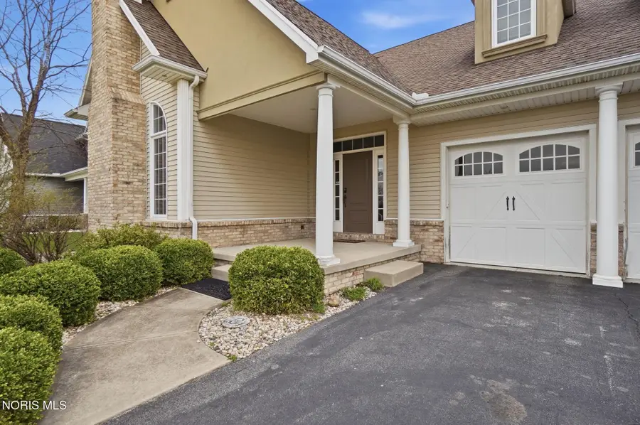 5908 Walnut Springs Boulevard, Sylvania, OH 43560 - #3