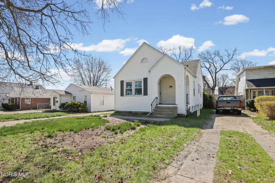 2621 Grantwood Drive, Toledo, OH 43613 - #3