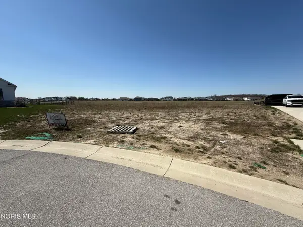 8600 Hocking Cove, Waterville, OH 43566