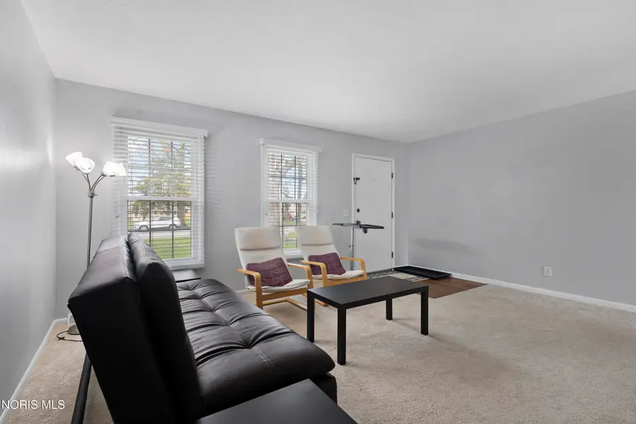 6653 Garden Road, Maumee, OH 43537 - #3