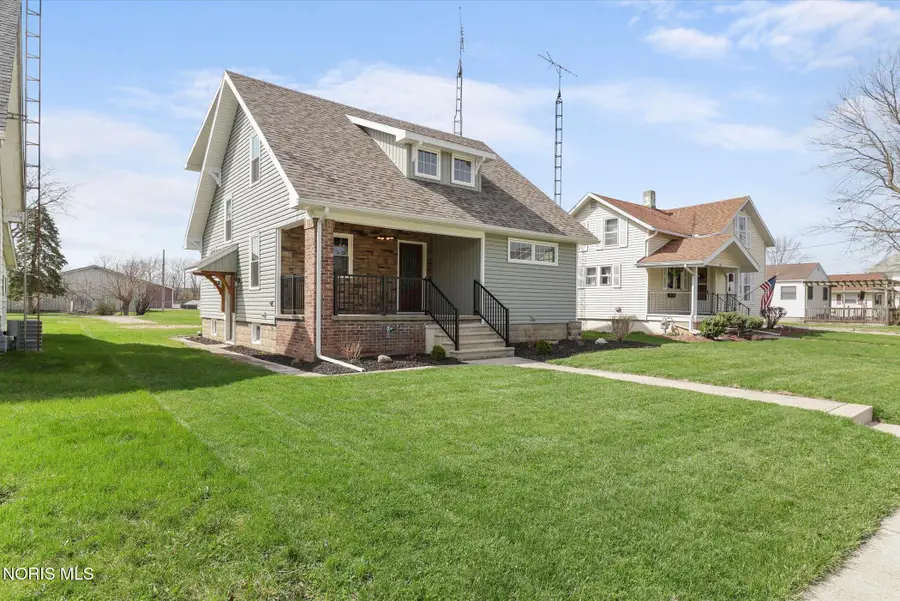 547 N Church Street, Oak Harbor, OH 43449 - #3