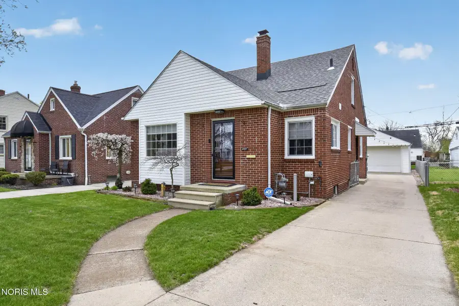 2547 Castleton Avenue, Toledo, OH 43613 - #2