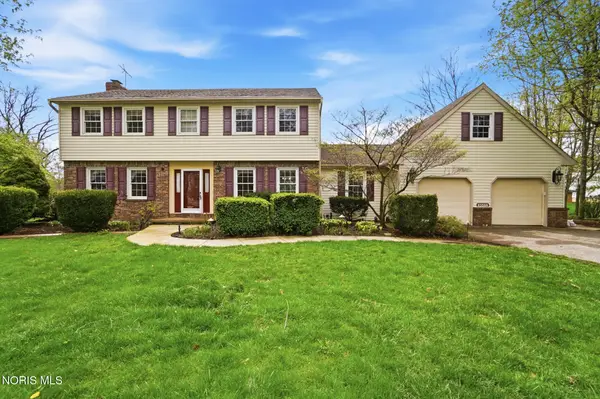 23526 W Manor Drive, Genoa, OH 43430