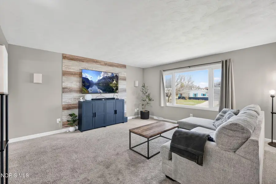 1005 Farmington Road, Maumee, OH 43537 - #3