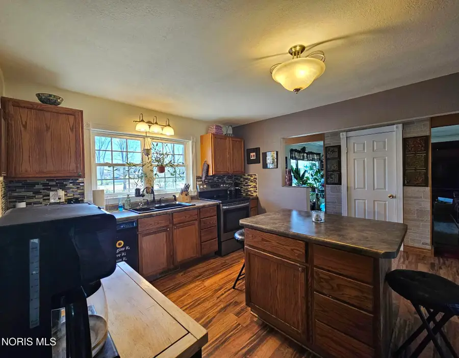 8010 Hill Avenue, Holland, OH 43528 - #2