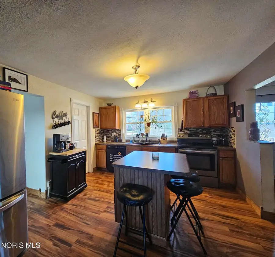 8010 Hill Avenue, Holland, OH 43528 - #3