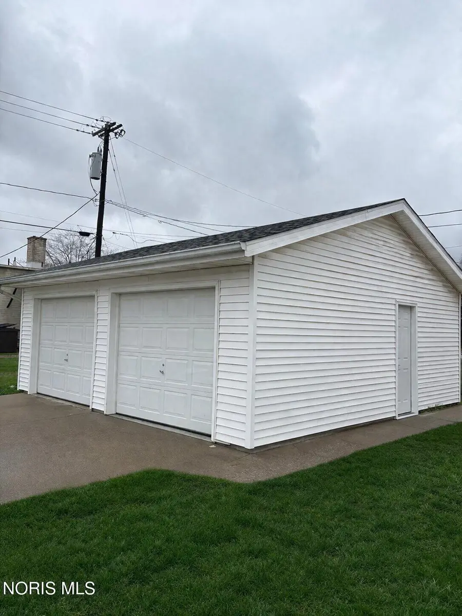 1220 Jackson Avenue, Defiance, OH 43512 - #3