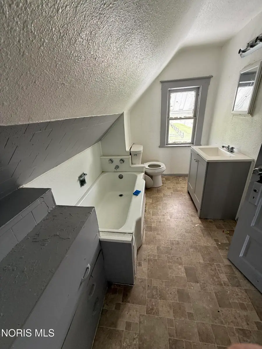 1102 Montrose Avenue, Toledo, OH 43607 - #3