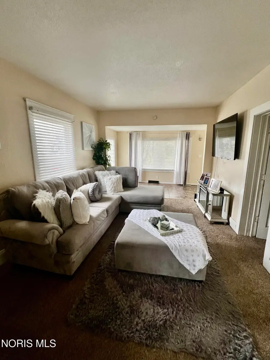 3729 Hazelhurst Avenue, Toledo, OH 43612 - #3