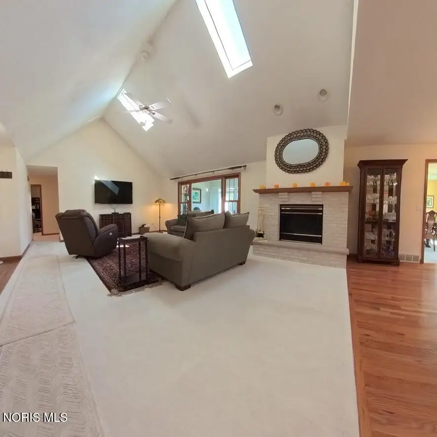 1013 S Lallendorf Road, Oregon, OH 43616 - #3