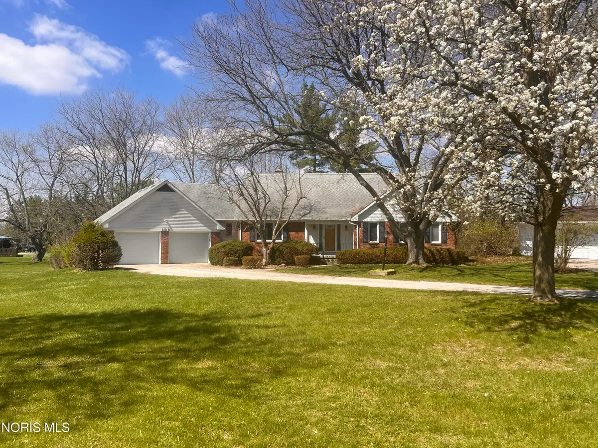 109 Ottekee Drive, Perrysburg, OH 43551 - #1