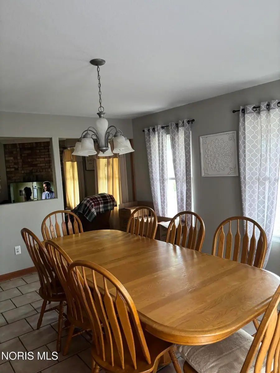 5113 Weckerly Road, Monclova, OH 43542 - #2