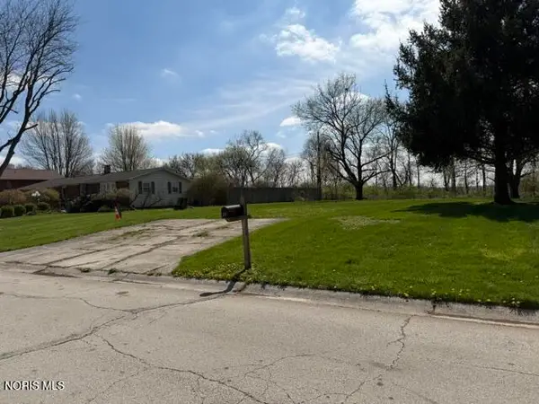 37 Barcelona Drive, Fostoria, OH 44830