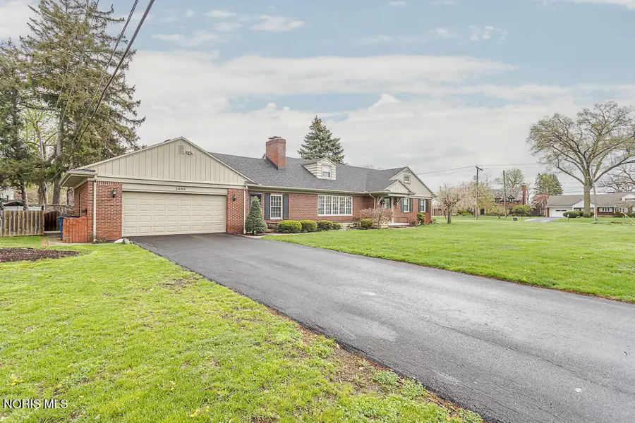 2608 Overbrook Drive, Toledo, OH 43614 - #2