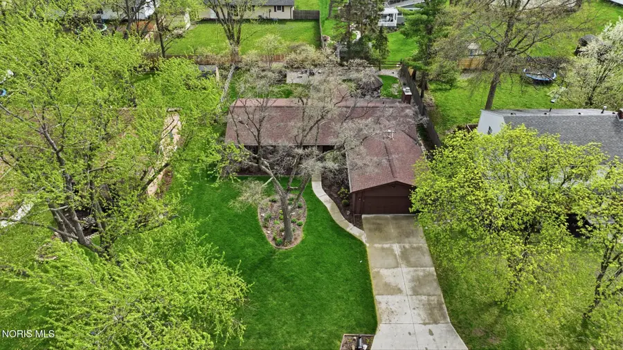 522 Lorraine Avenue, Bowling Green, OH 43402 - #3