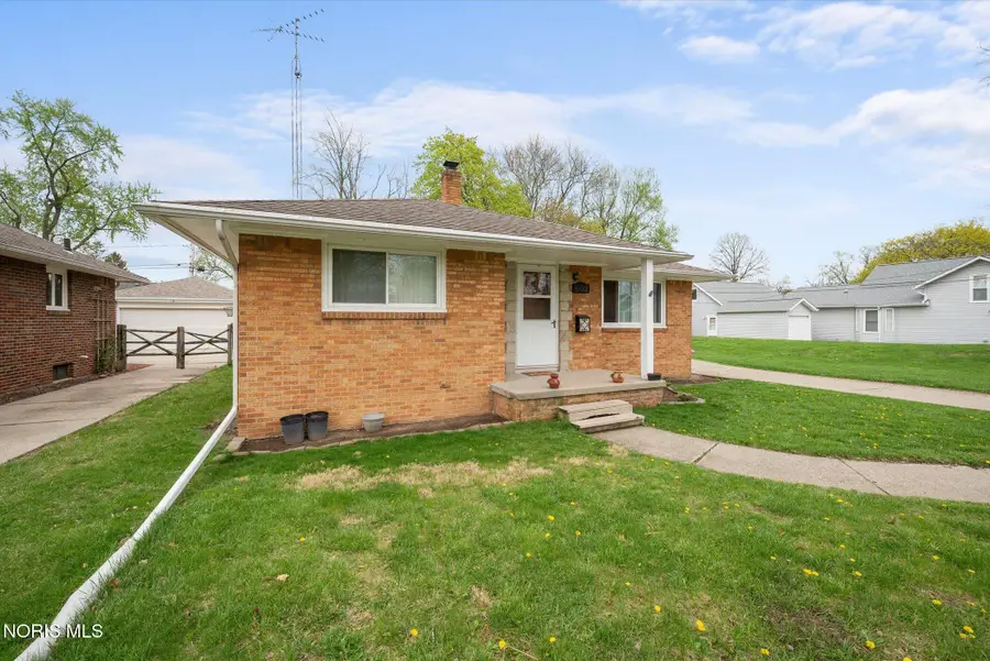 802 Johnson Street, Maumee, OH 43537 - #2