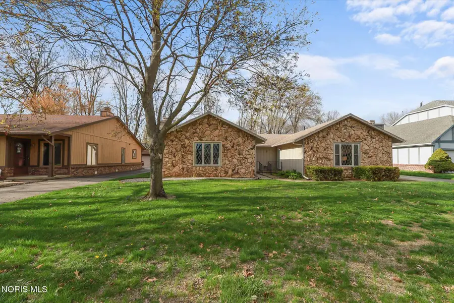 6804 Woodmeadow Drive, Toledo, OH 43617 - #2