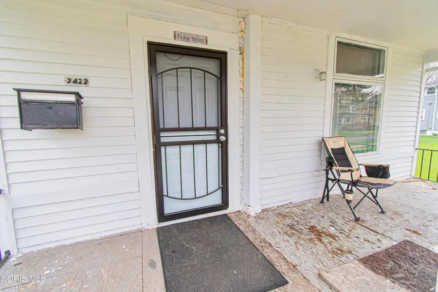 2422 Lawrence Avenue, Toledo, OH 43620 - #2