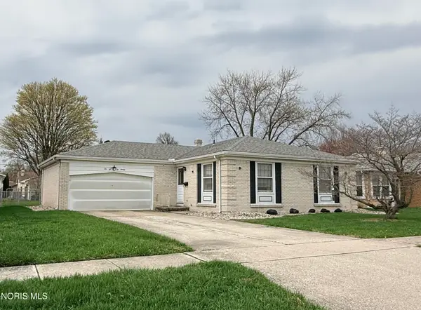 220 Sequoia Drive, Oregon, OH 43616