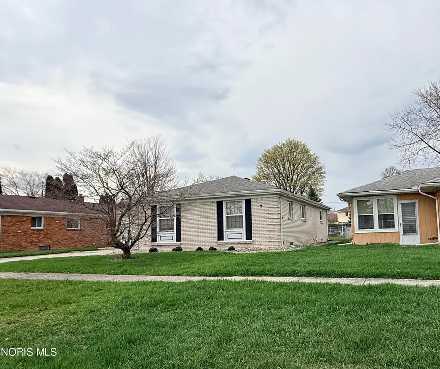 220 Sequoia Drive, Oregon, OH 43616 - #2