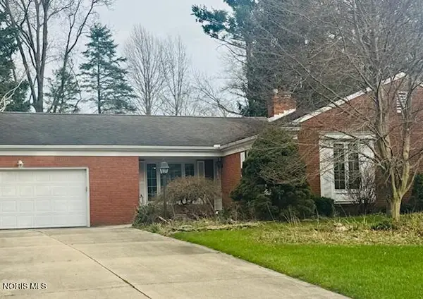 1215 Lyn Road, Bowling Green, OH 43402