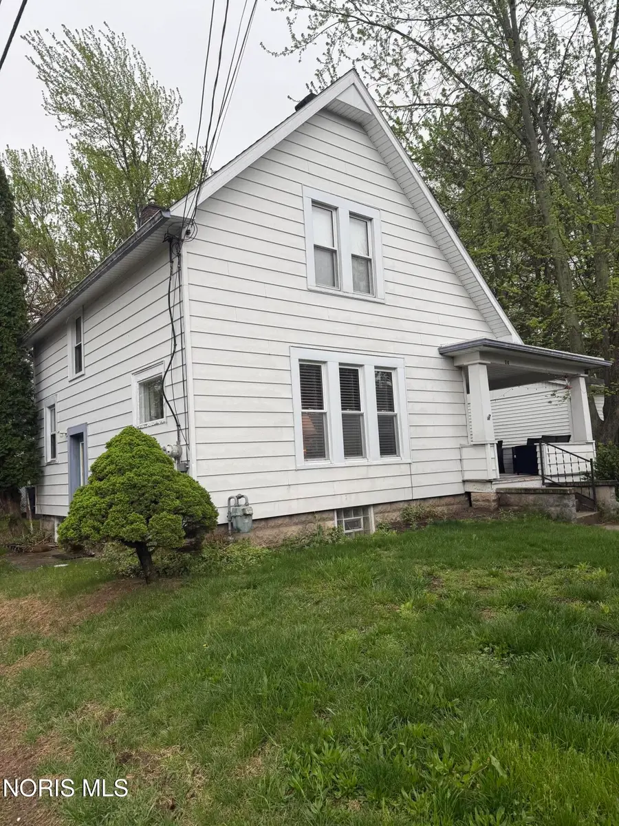 516 N Summit Street, Bowling Green, OH 43402 - #3